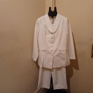 Roaman’s White Womens Suit